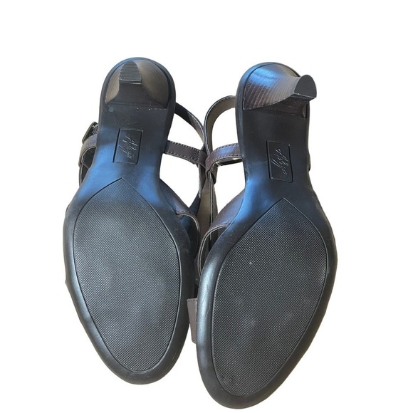 Adagio women's Lanny brown strappy heel/sandal. Size 8M - Picture 4 of 4